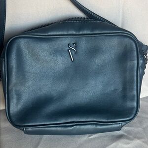 Simply Vera Vera Wang Navy Shoulder Bag